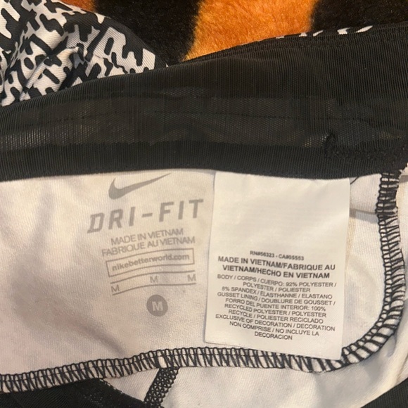 Patterned Nike shorts in size medium (youth/juniors) - Picture 3 of 3